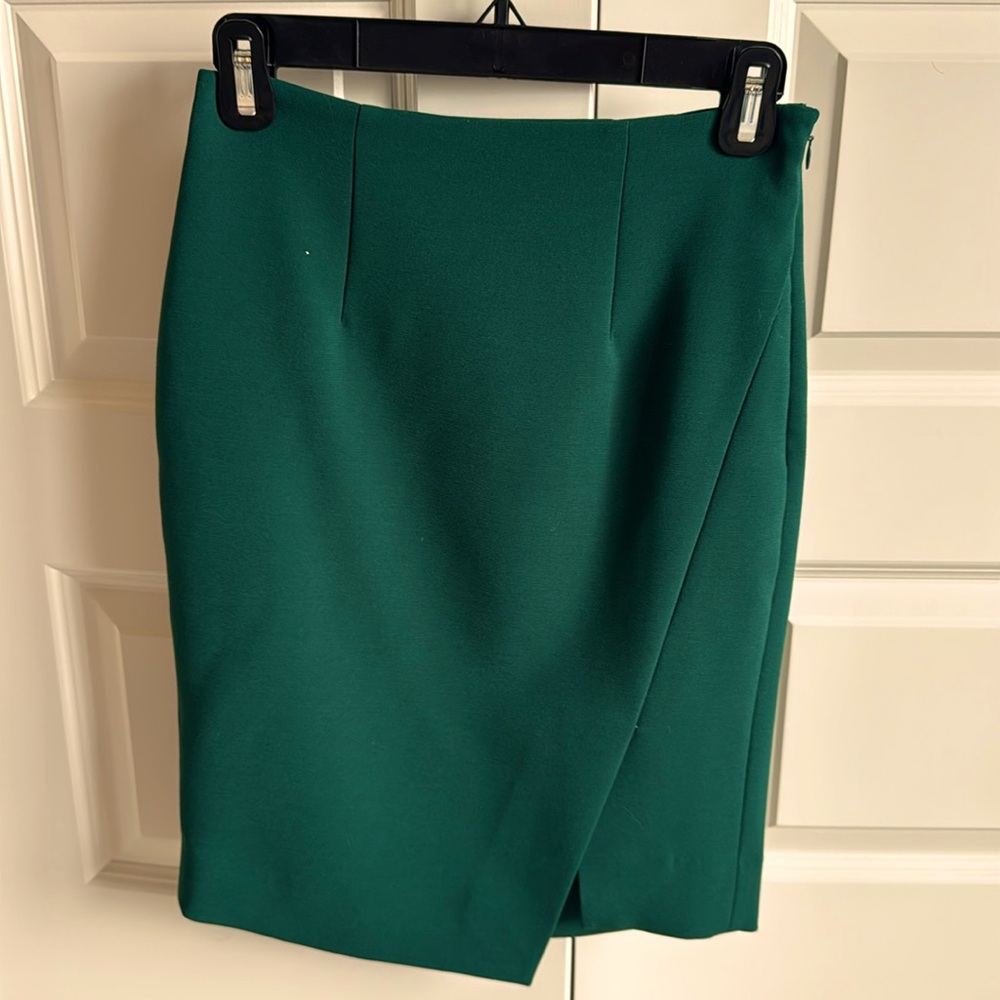 Green pencil skirt 00